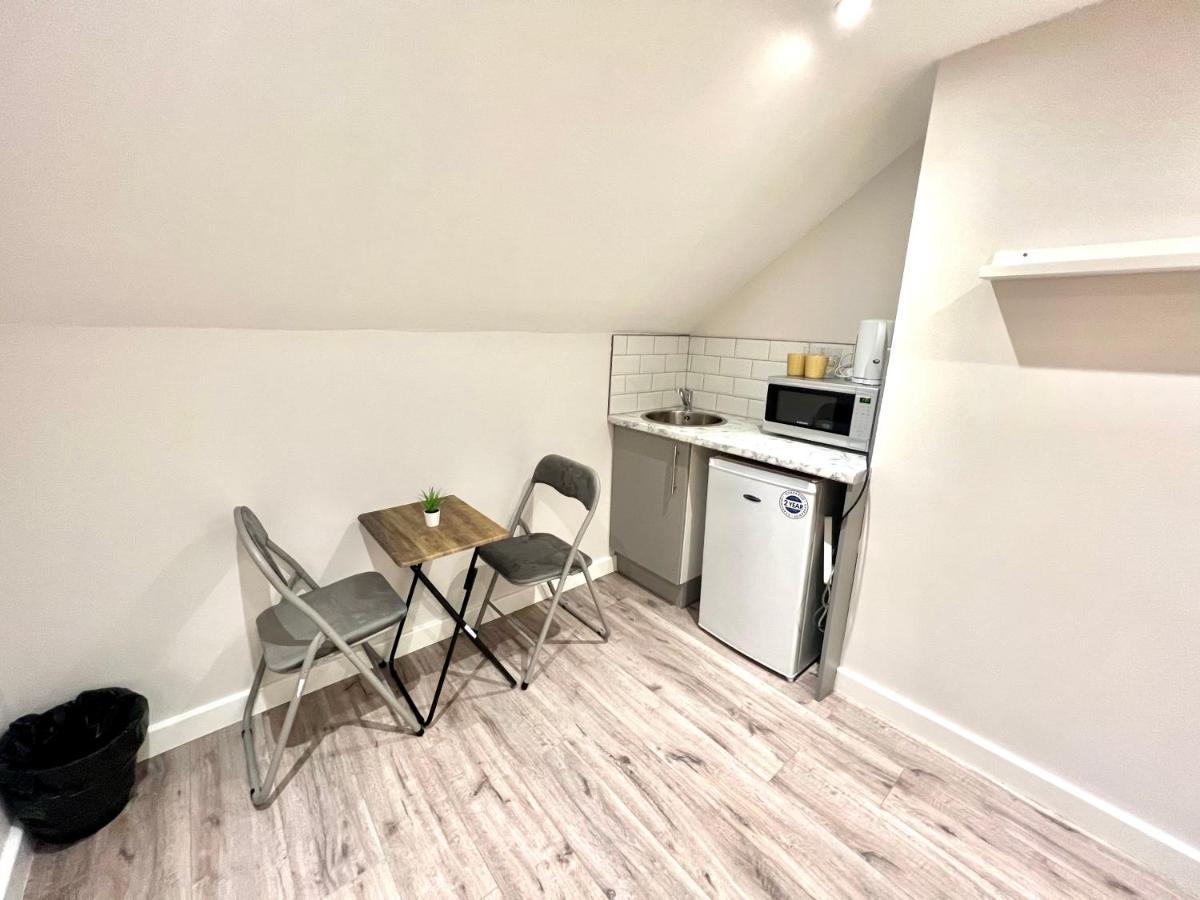 Golden Residences - Oakway Feltham Buitenkant foto