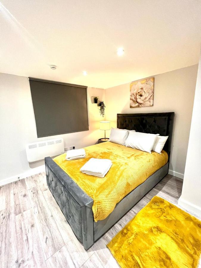 Golden Residences - Oakway Feltham Buitenkant foto