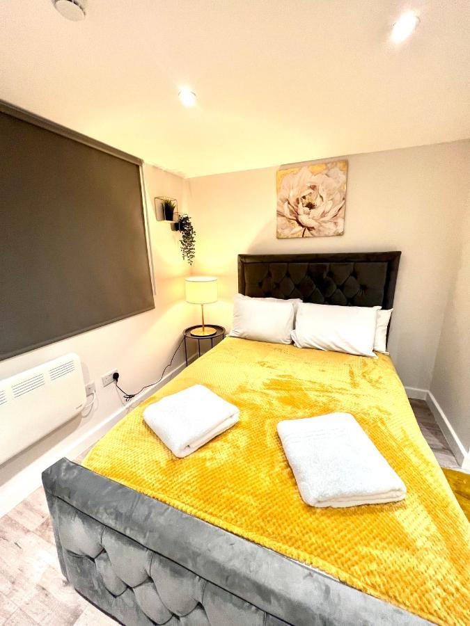 Golden Residences - Oakway Feltham Buitenkant foto