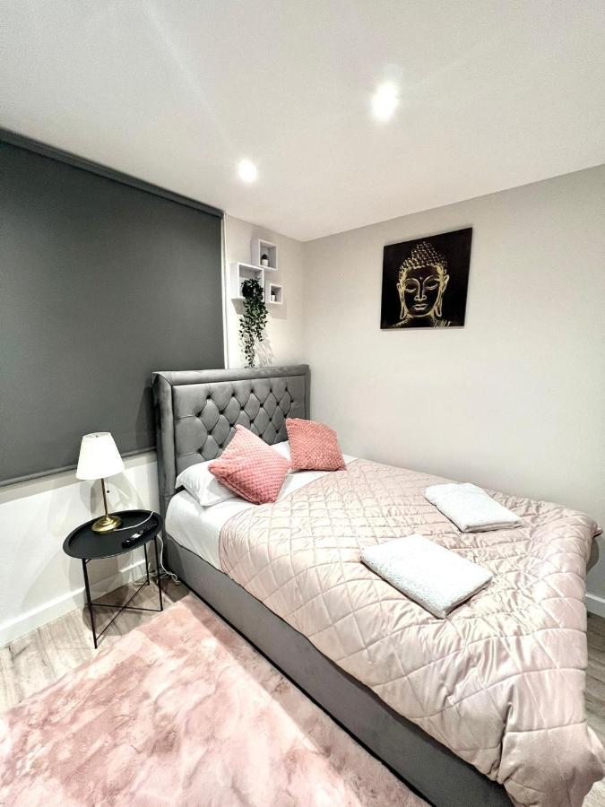 Golden Residences - Oakway Feltham Buitenkant foto