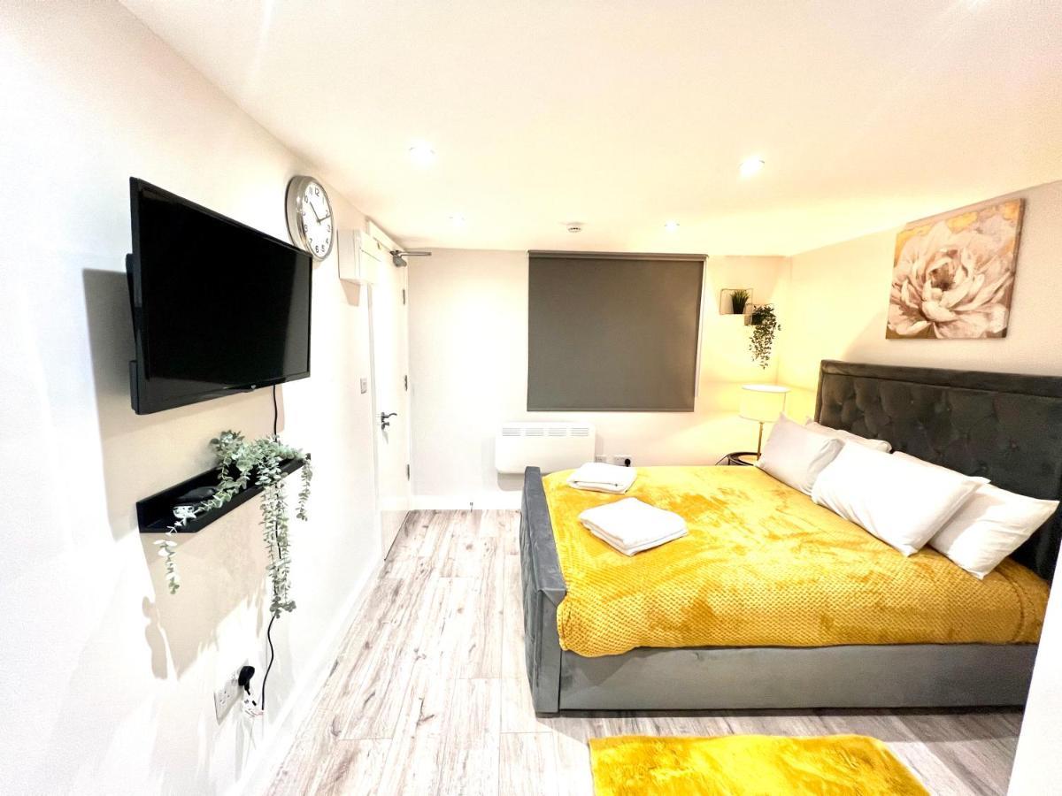 Golden Residences - Oakway Feltham Buitenkant foto